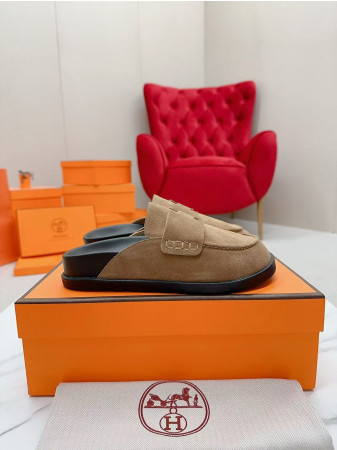 ua H**me5 slippers