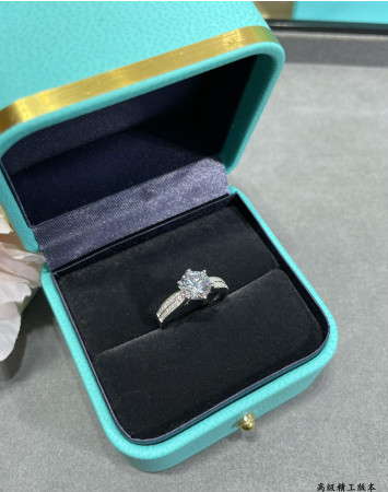 t*f*ny & co. setting 2 carat Di*m*nd ring with star motif ag925