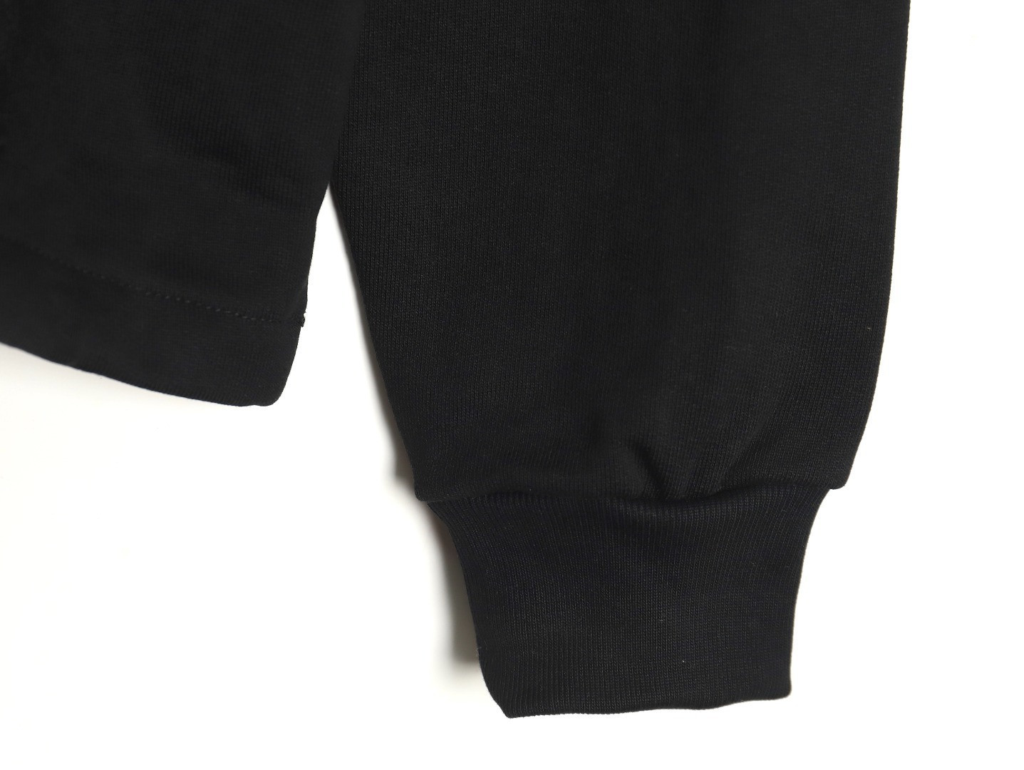 G*u*i hoodies