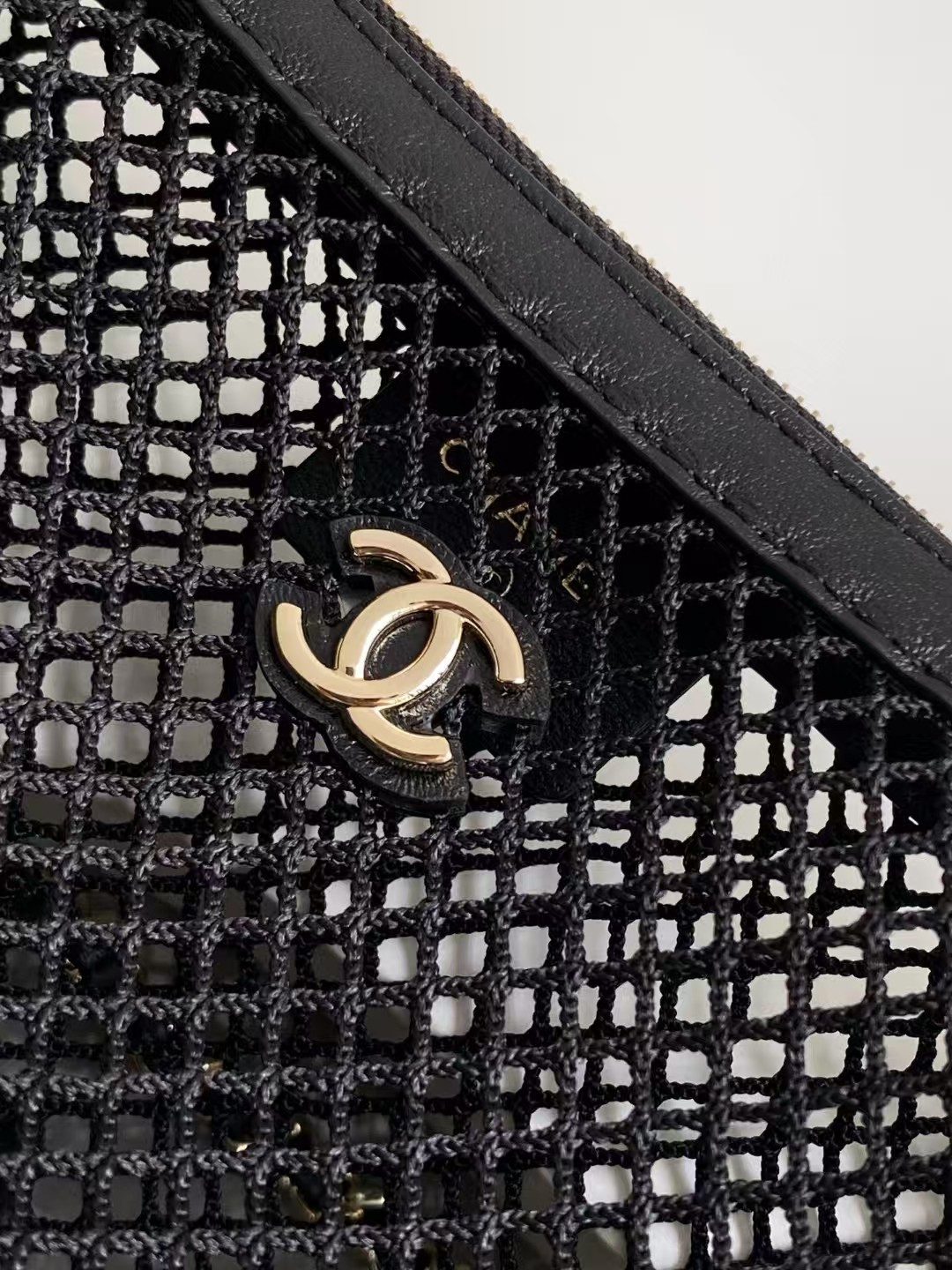 Ch*el clutch with chain mesh shiny lambskin gold tone -ap4573 15x22x6cm