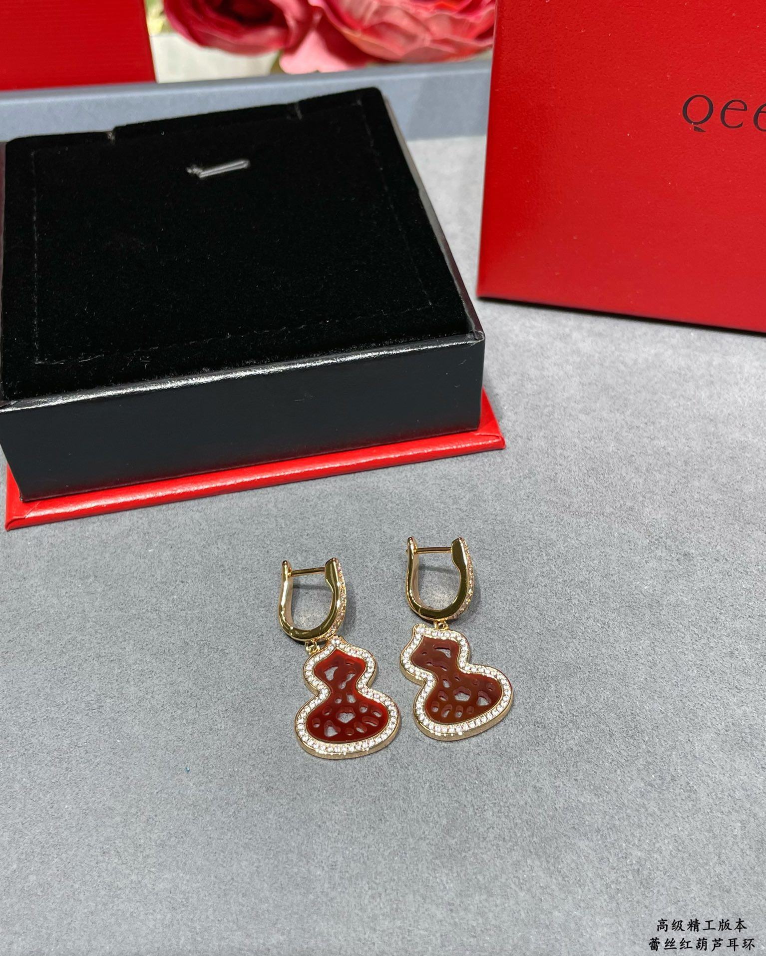 Qeelin Lace Gourd Earrings