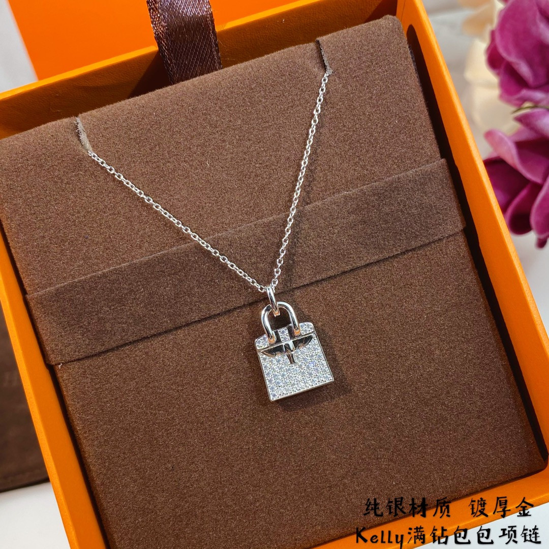 H**me5 classic kelly bag necklace