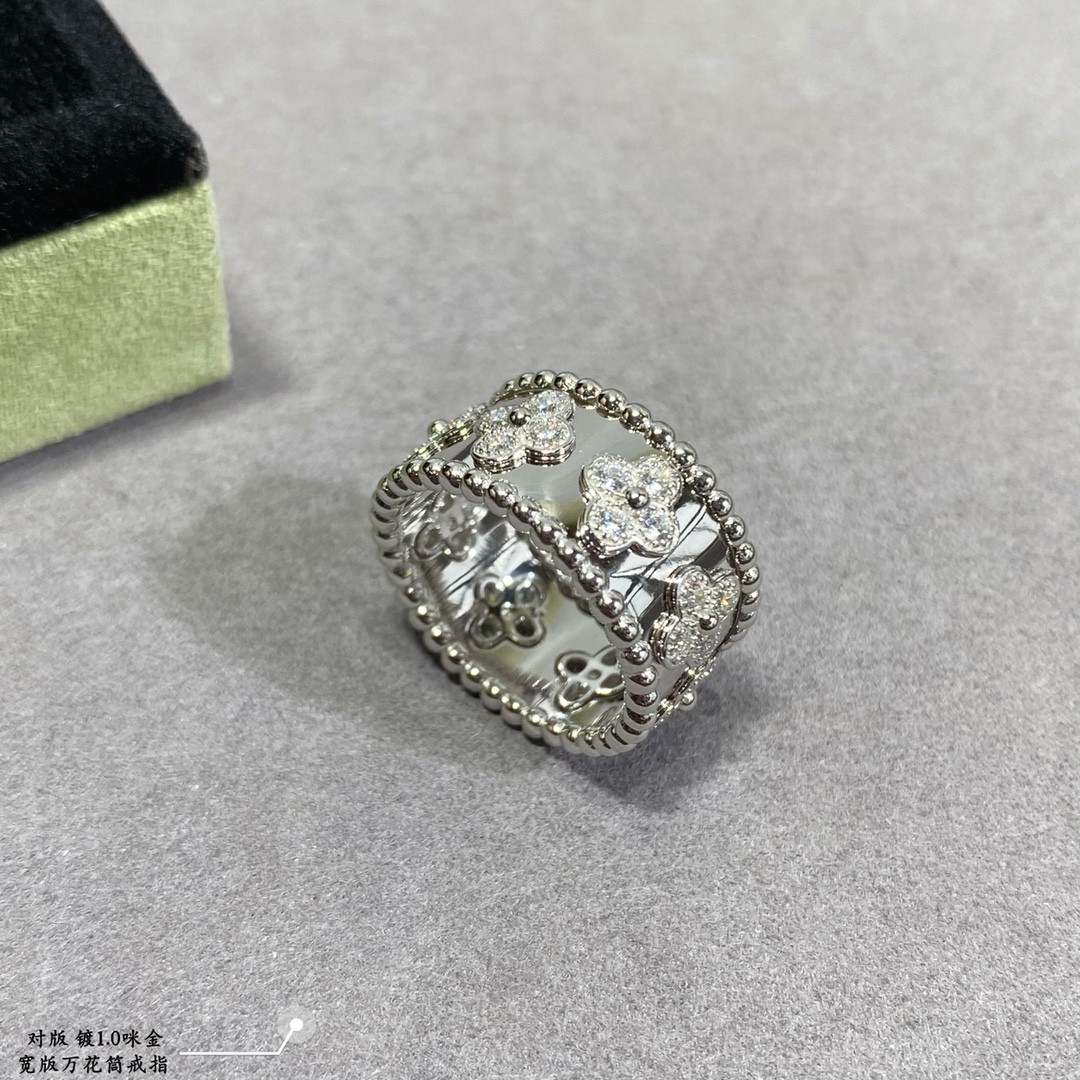 V*N CL*F & arpels wide kaleidoscope ring