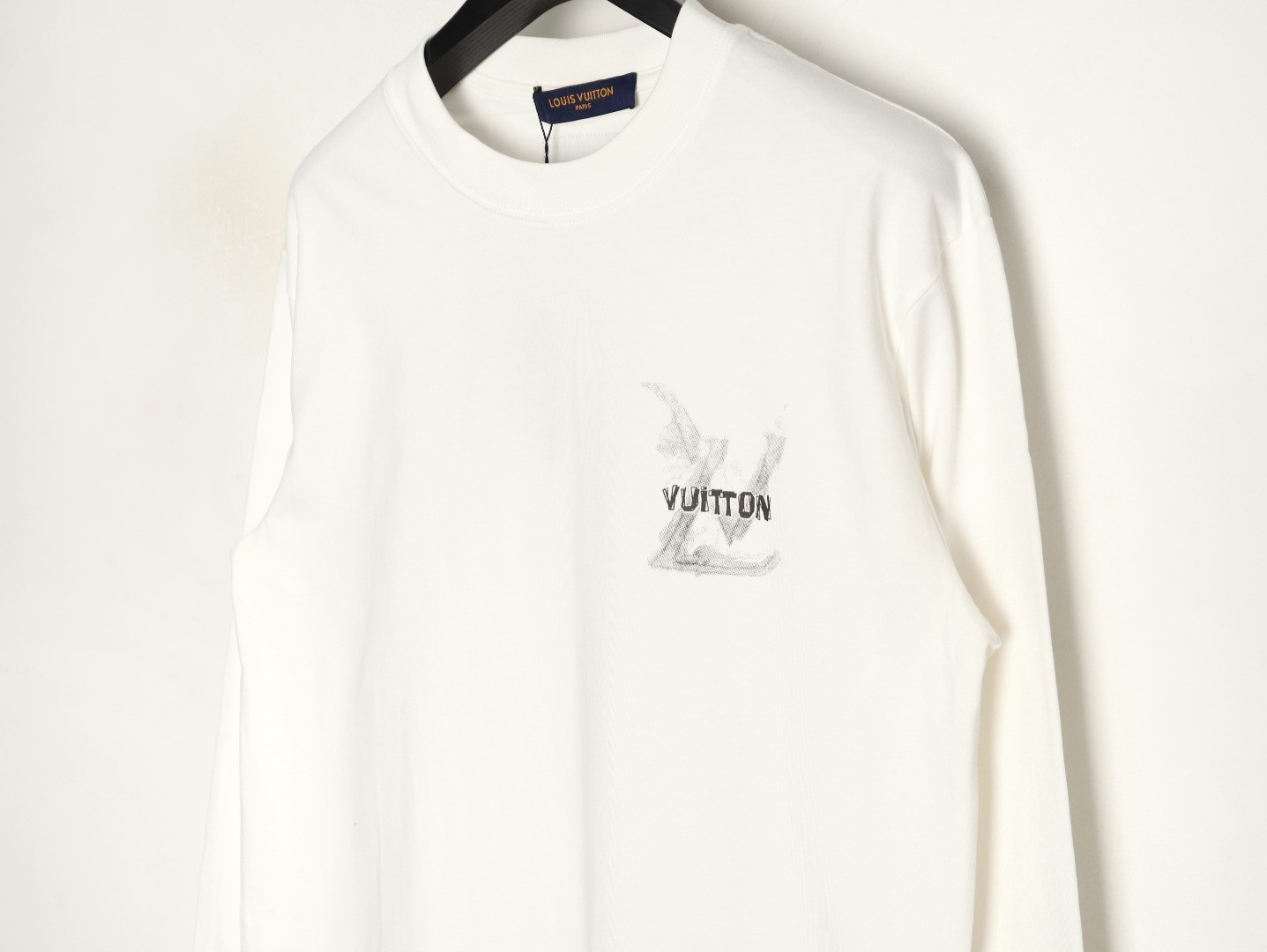 l0*is V*t0n long-sleeved t-shirt