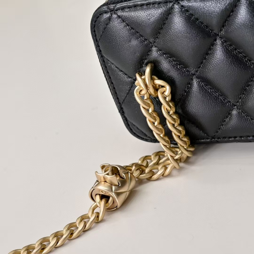 Ch*el vanity with chain 9.5x17x8cm