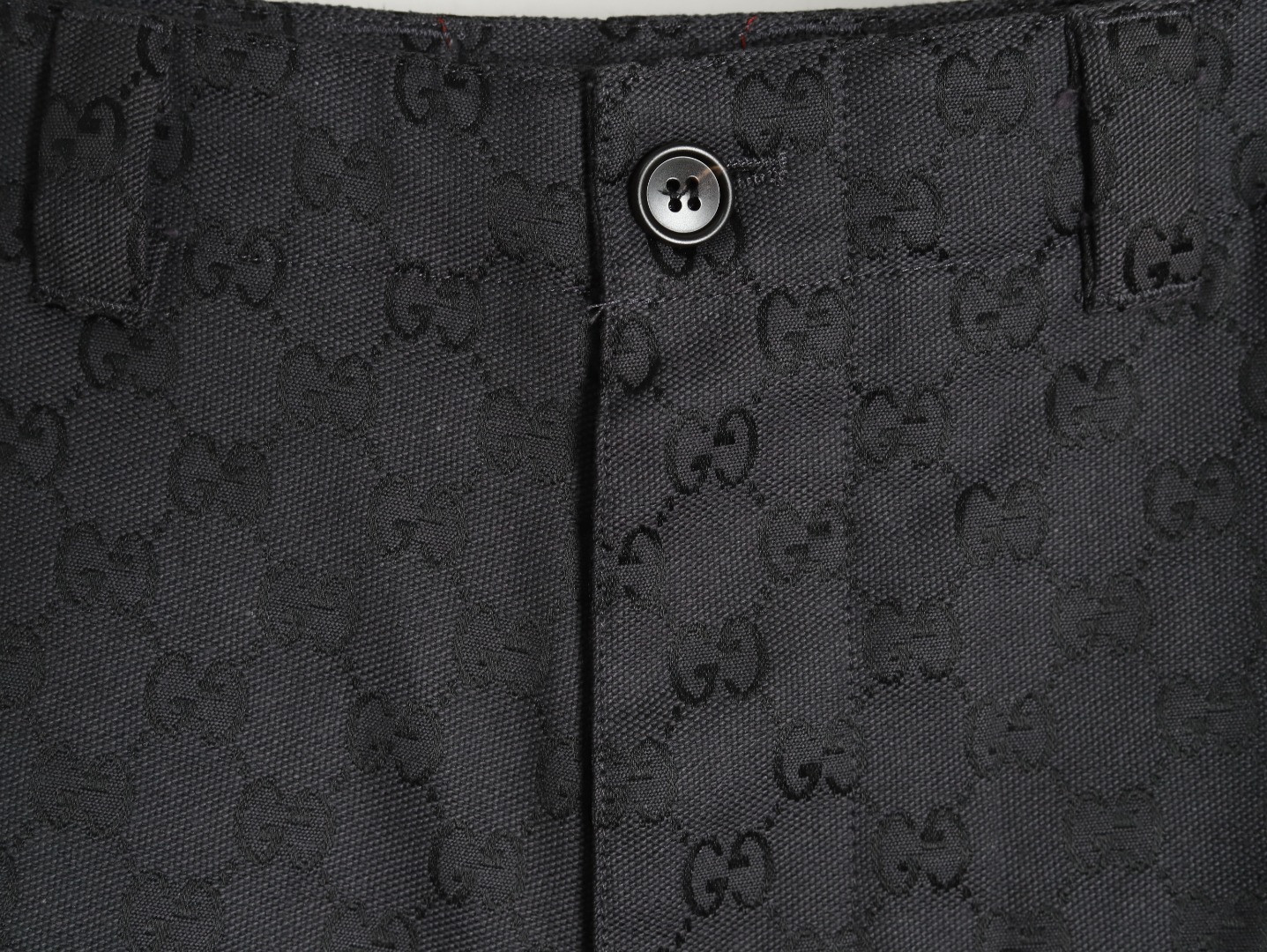 G*u*i 25ss shorts