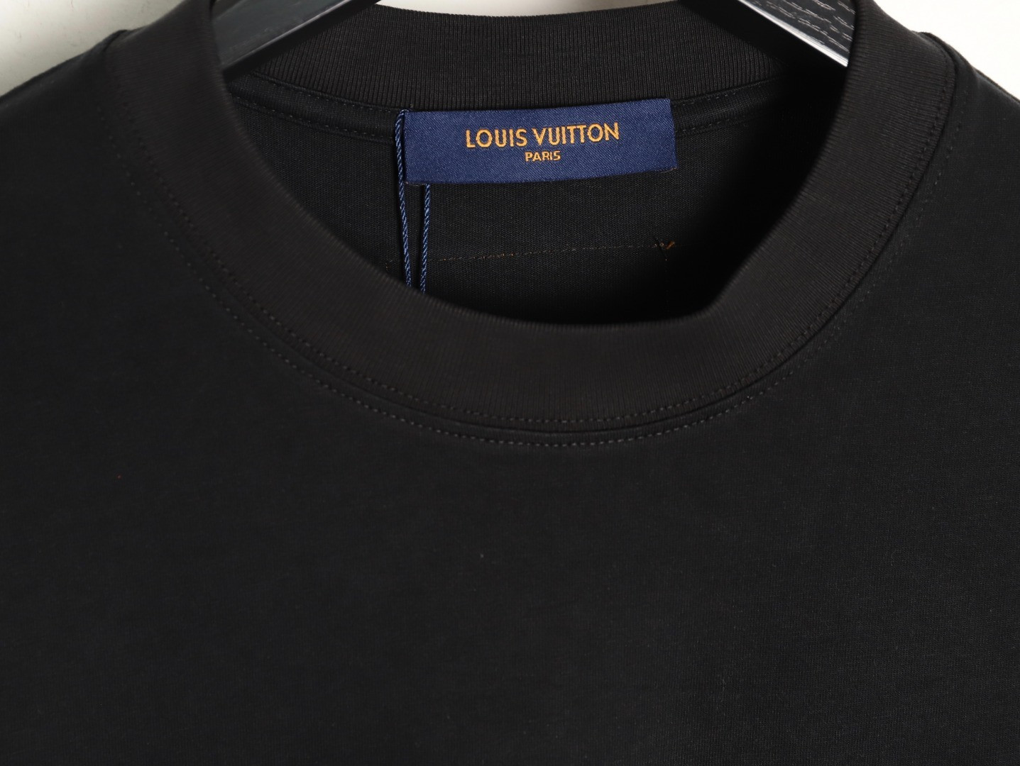 l0*is V*t0n long-sleeved t-shirt