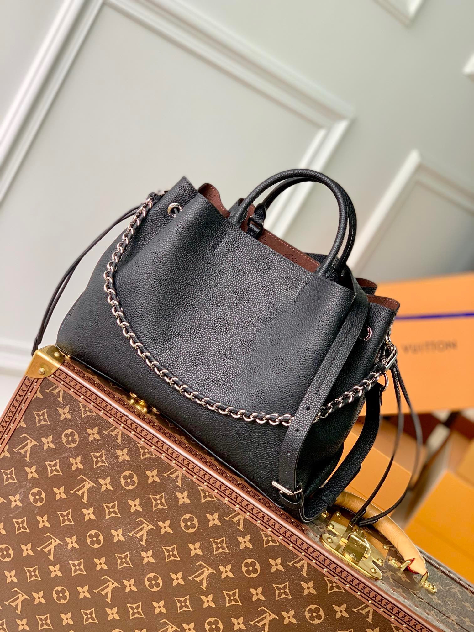 Bella tote M59200