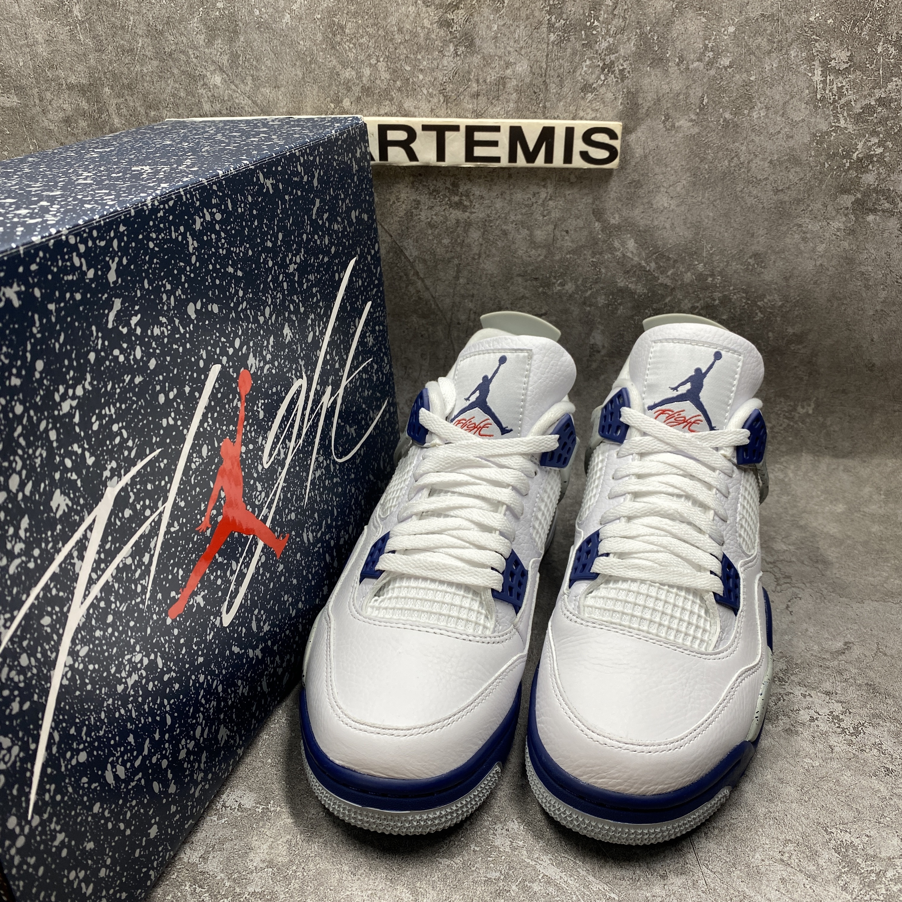 Air Jordan 4 Retro