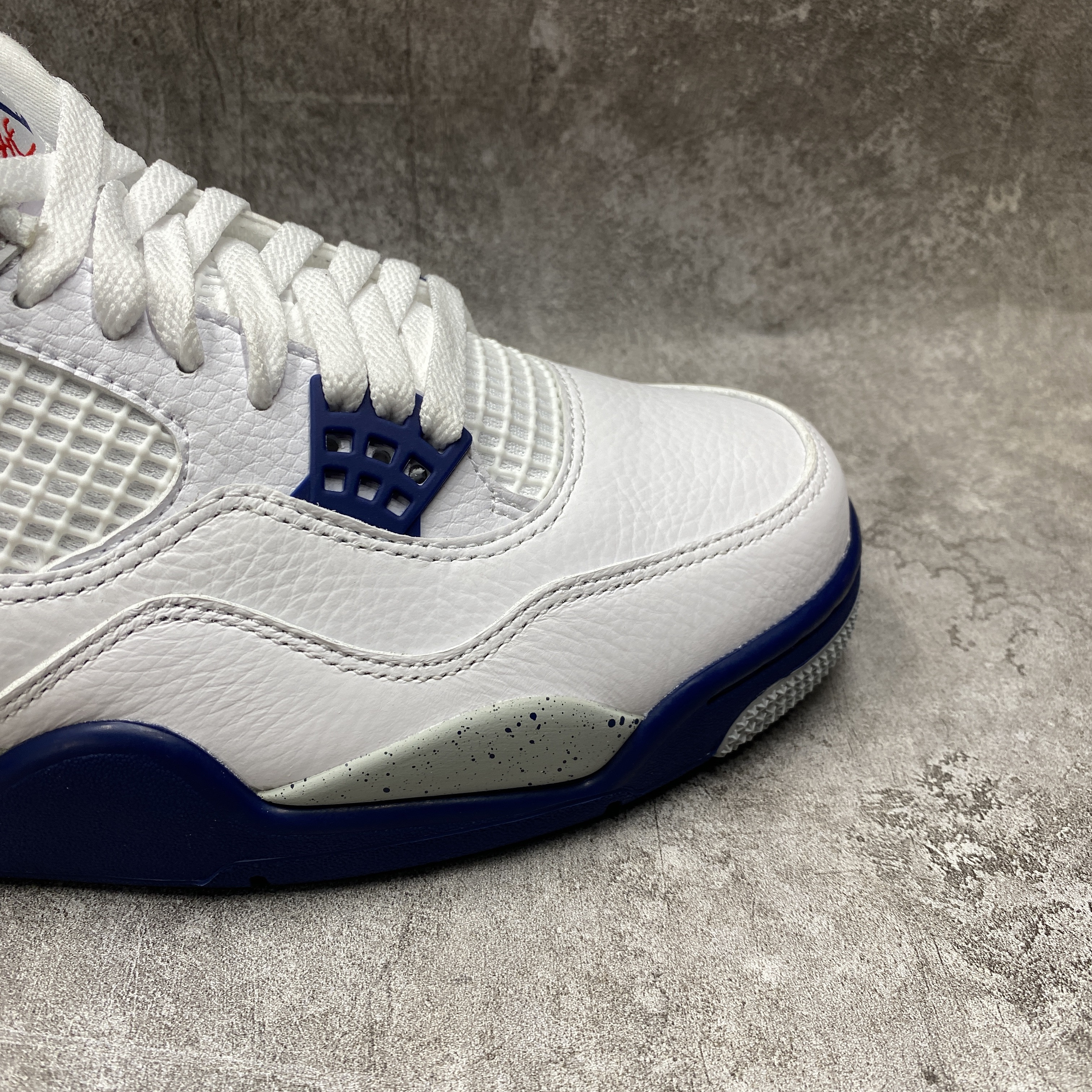 Air Jordan 4 Retro