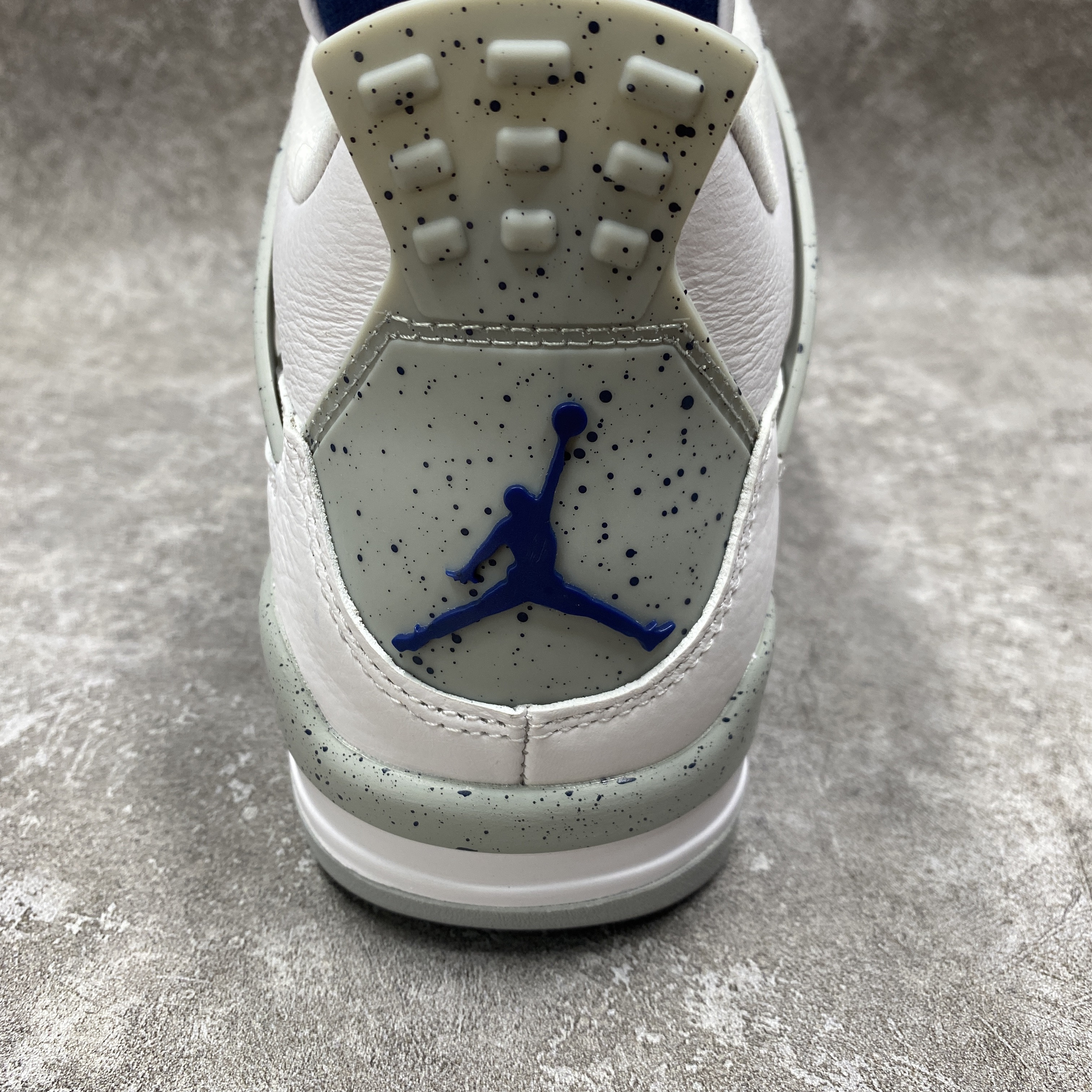 Air Jordan 4 Retro