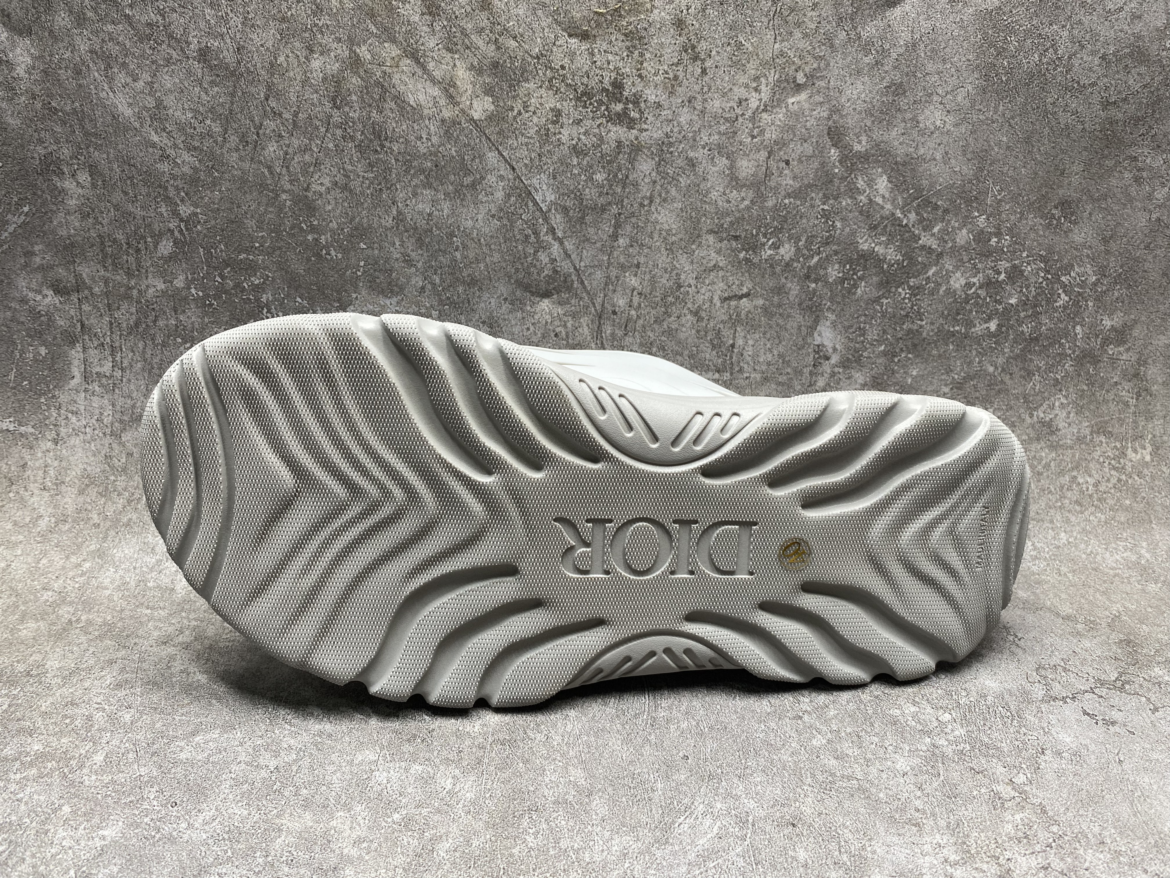 ua D*or sandal