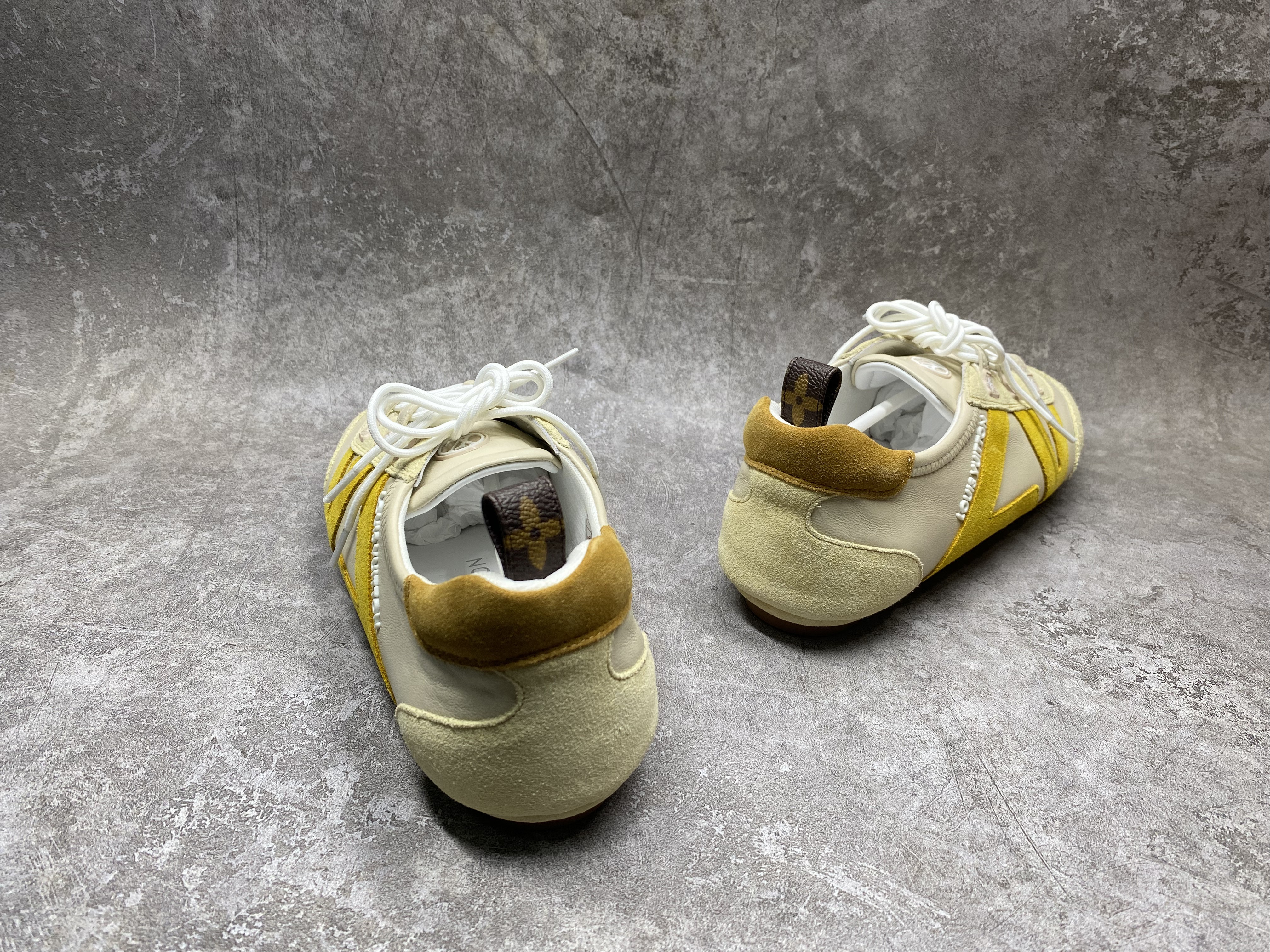 UA LV Sneaker