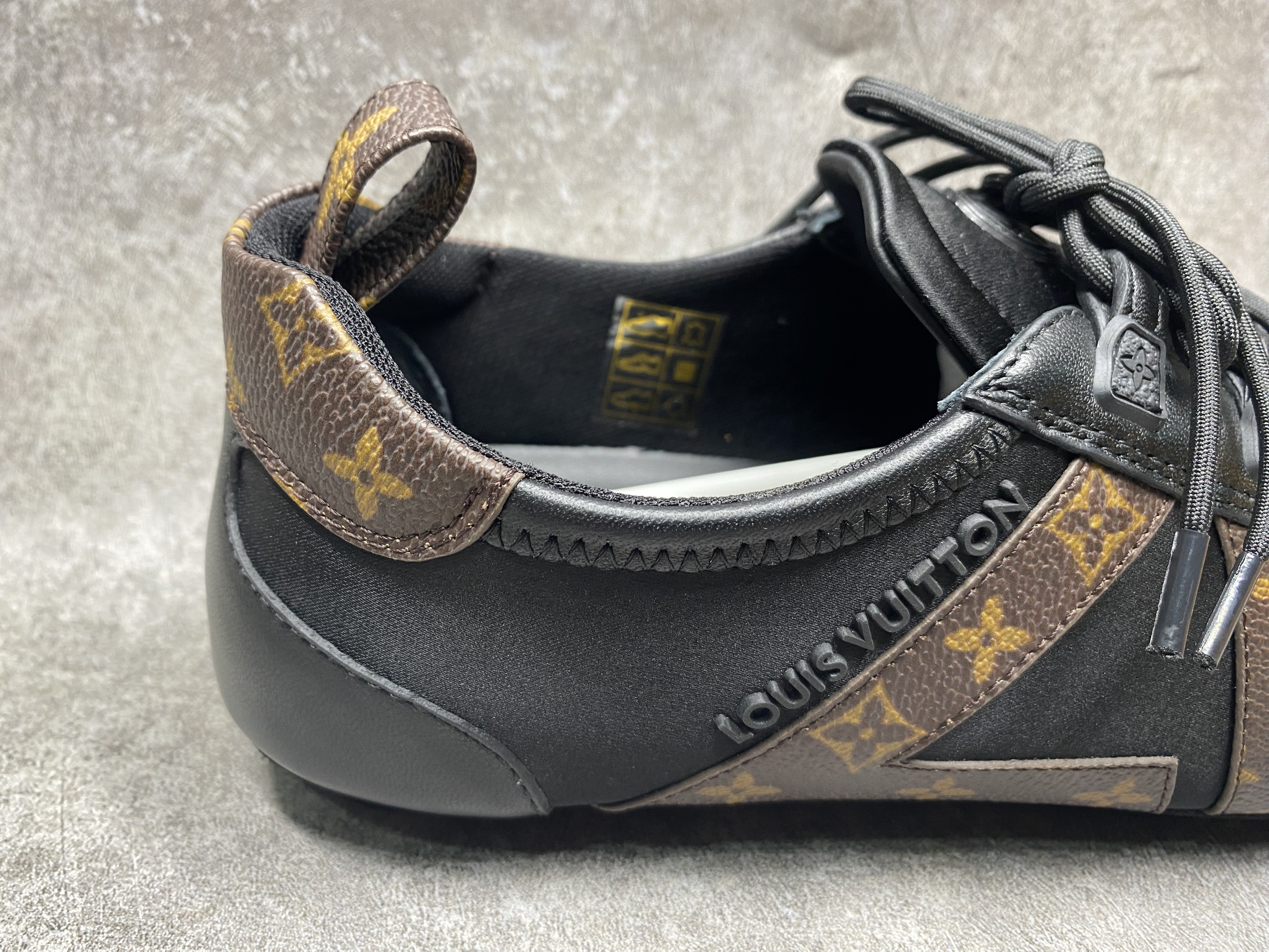 UA LV Sneaker