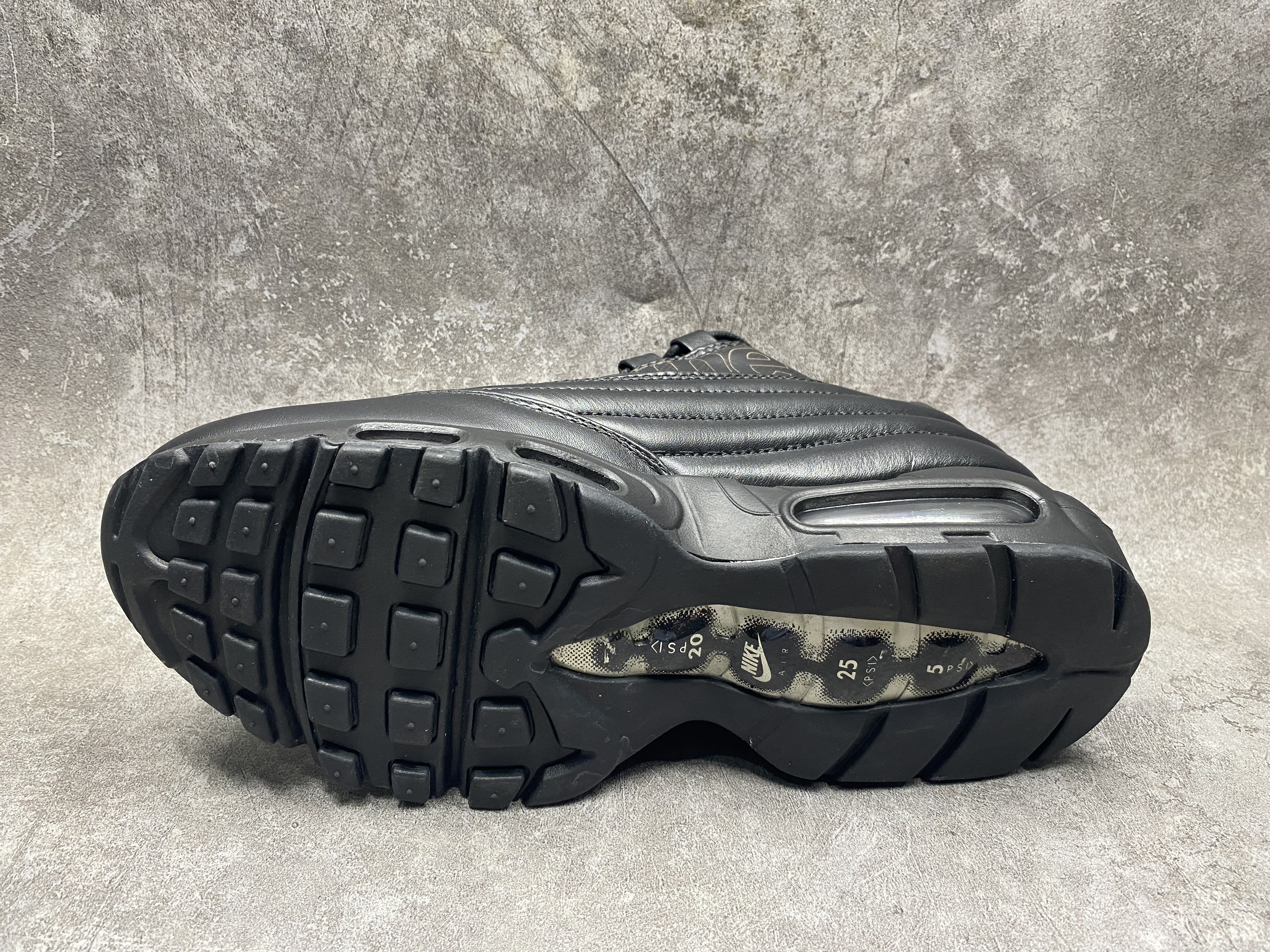 UA Nike Air Max 95