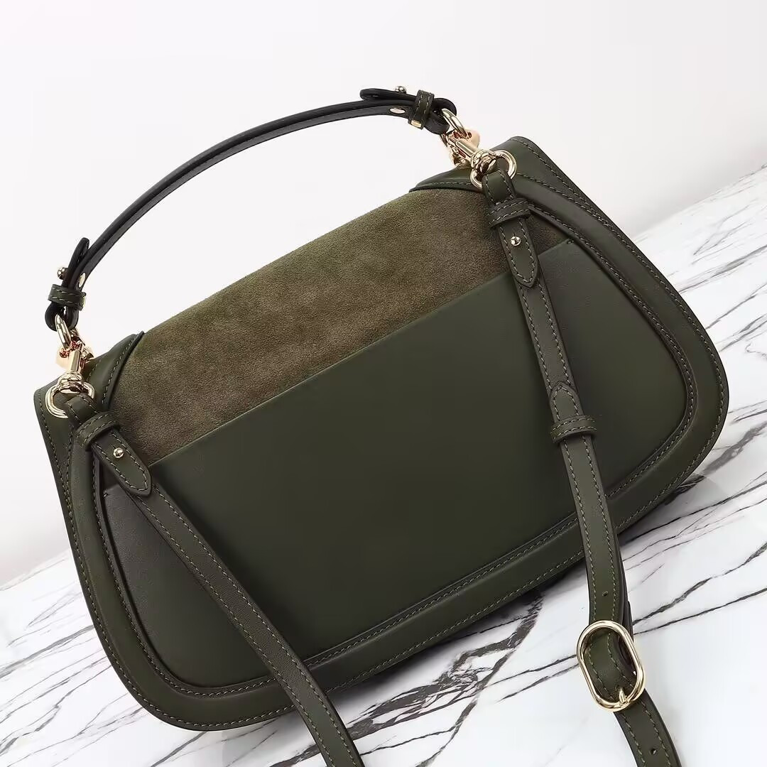 G*u*i shoulder bag 32x17x10cm