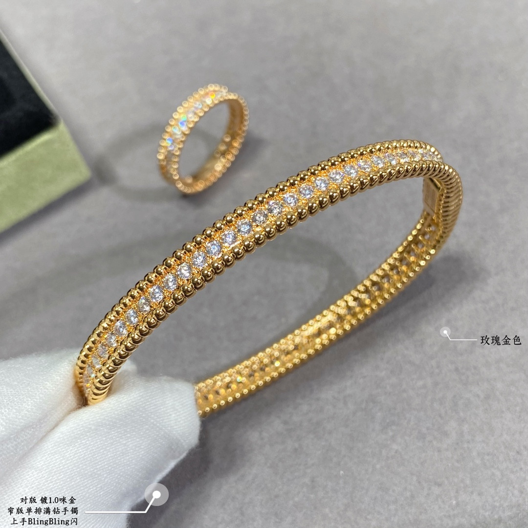 v*n cl*f & arpels narrow single row full Di*m*nd bracelet