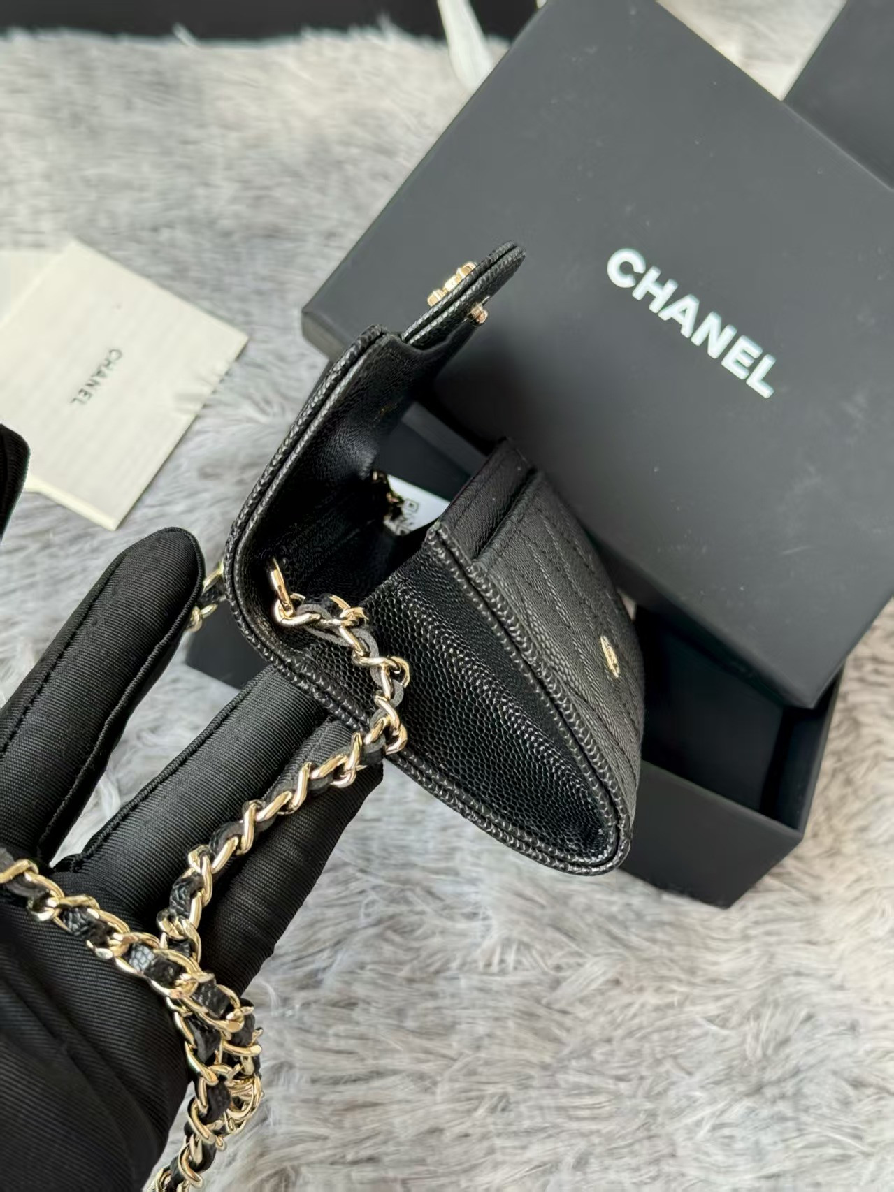 Ch*el wallet on chain 11x7.5x2cm