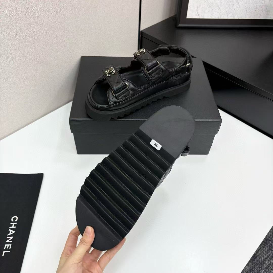 ua Ch*el sandals
