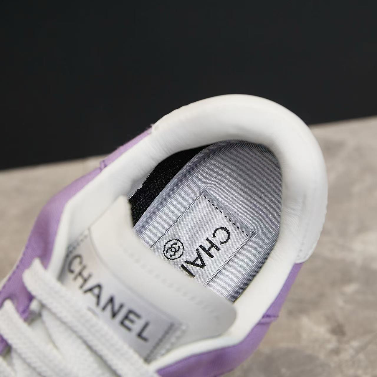 ua Ch*el coco sneaker canvas