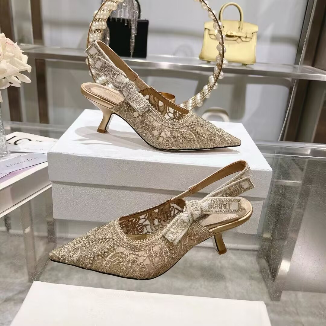 ua D*or j
