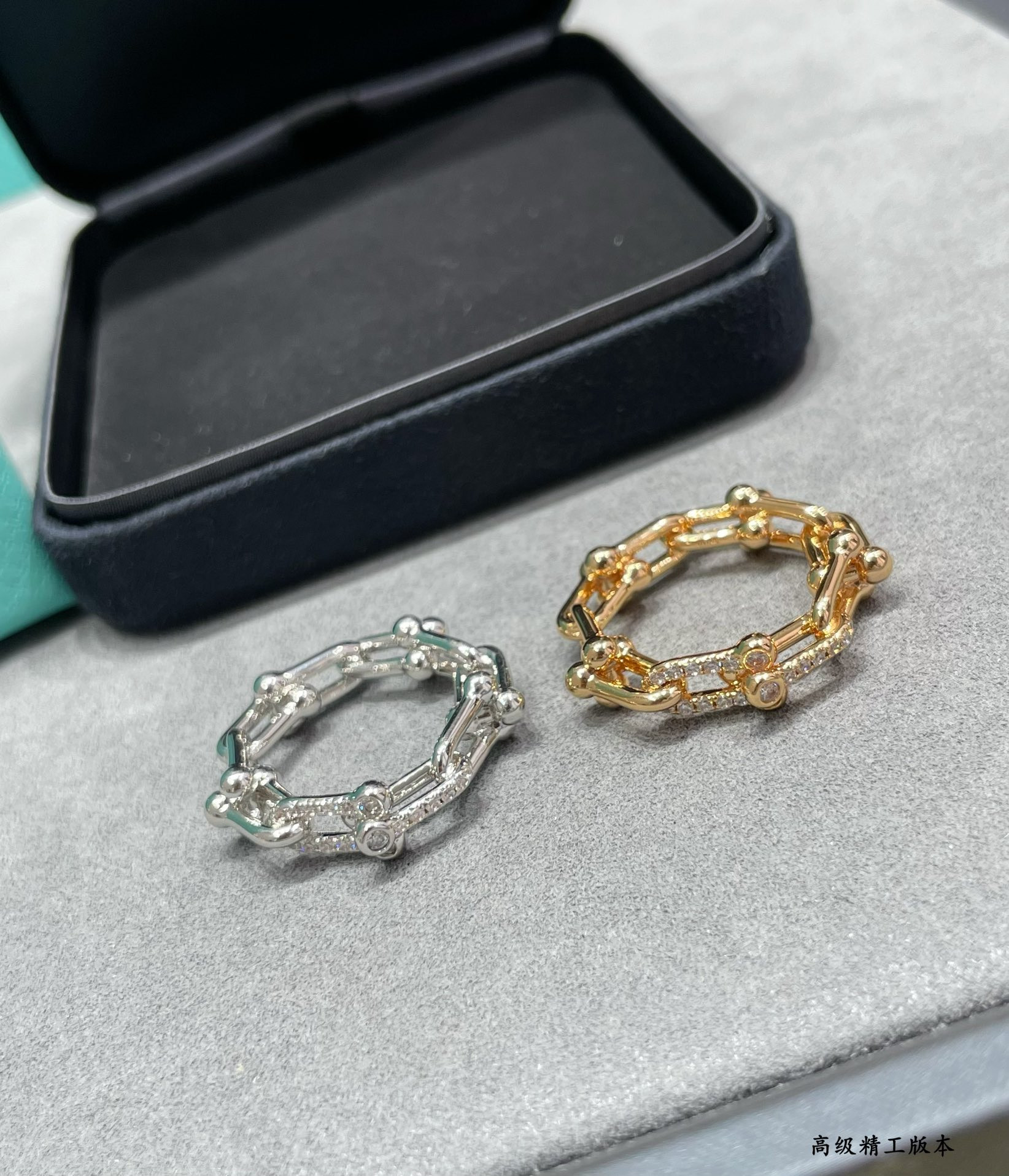 t*f*ny & co. u-link chain with Di*m*nd ring