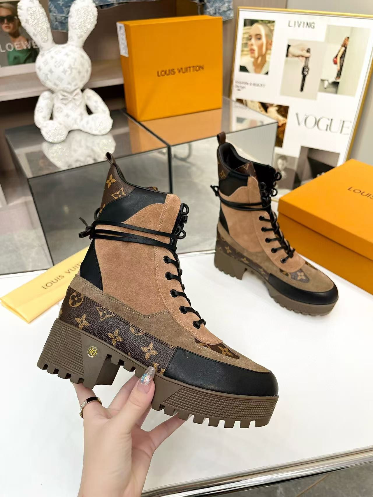 UA LV Laureate Platform Desert Boot