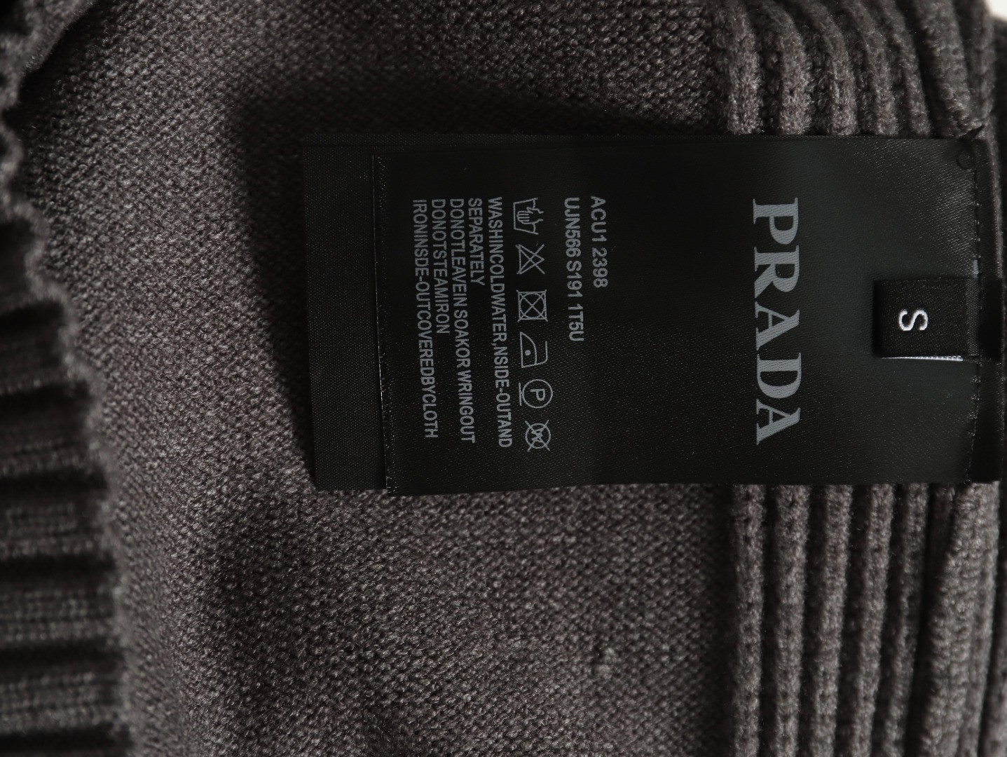 Pra*a prd 24fw knitting sweaters