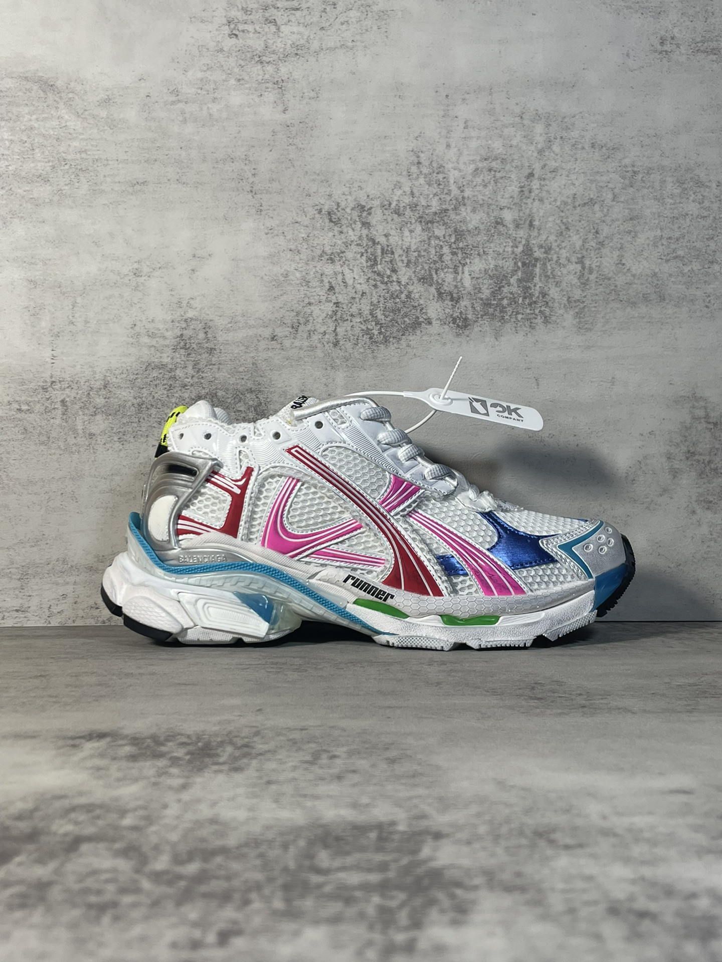 ua Ba*len*cia*ga runner sneaker white multicolor