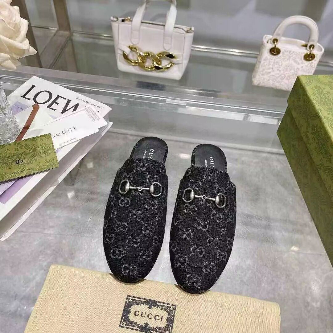 ua G*u*i princetown slipper