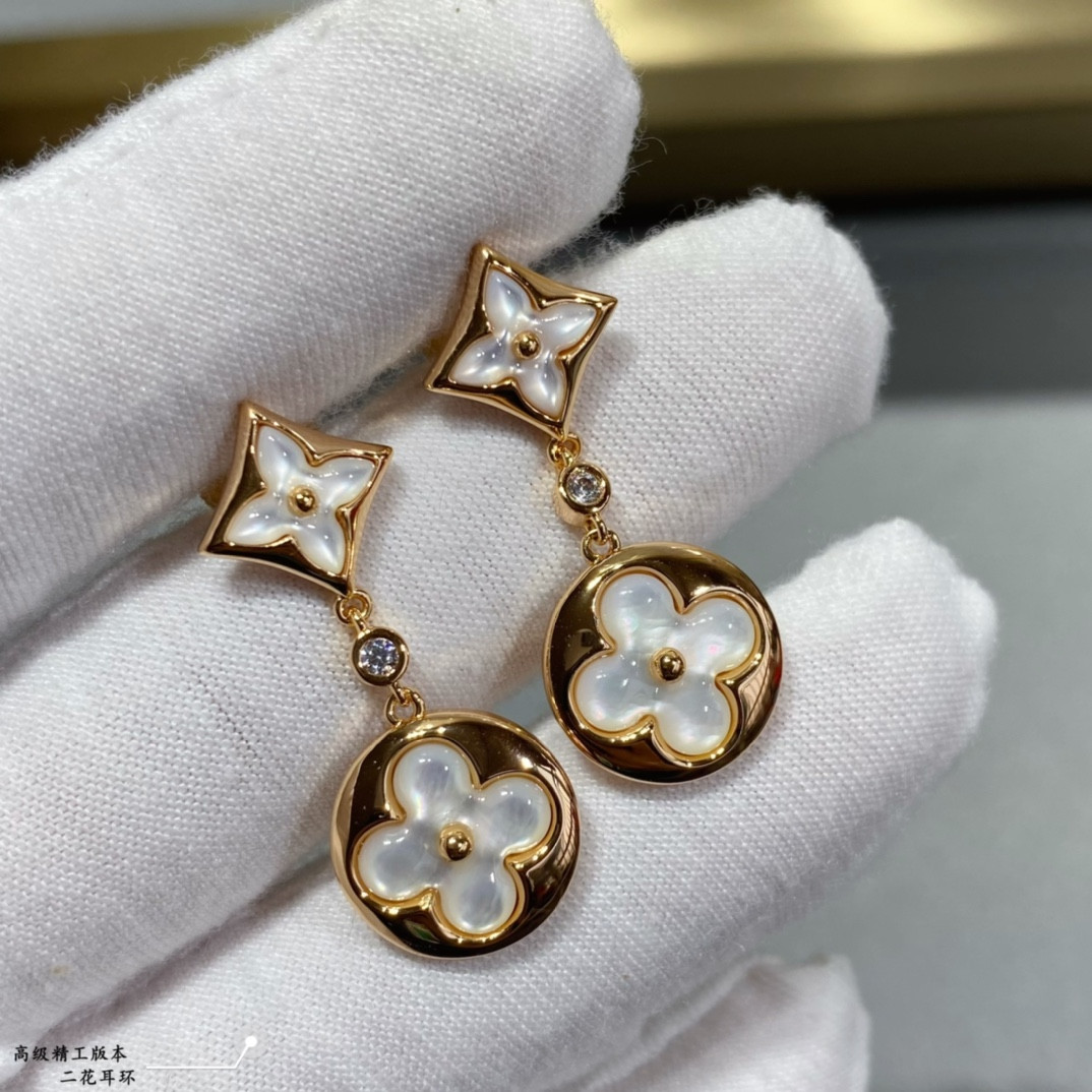 l0*is V*t0n two-flower stud earrings