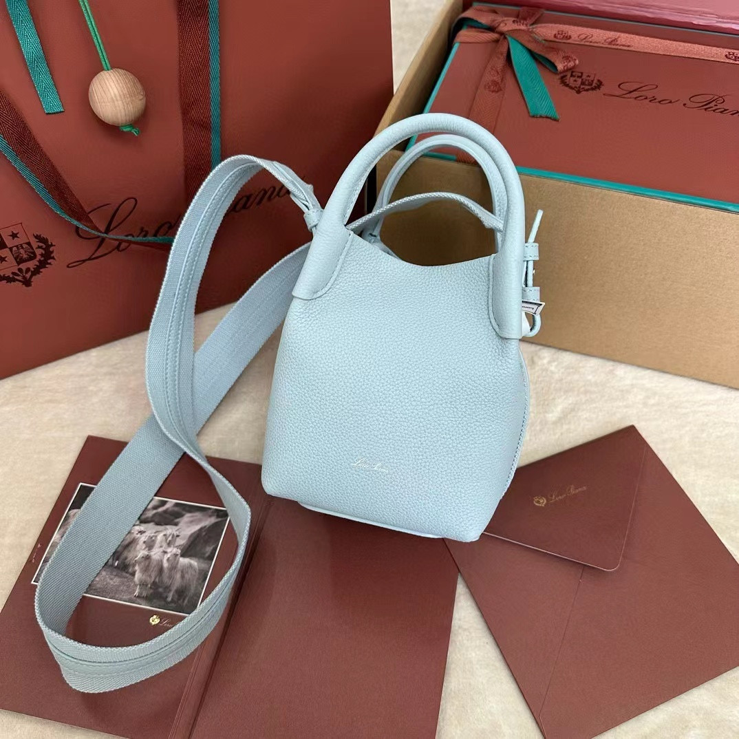 L**o p*ana small bale bag grained calfskin 17 x 17 x 21 cm