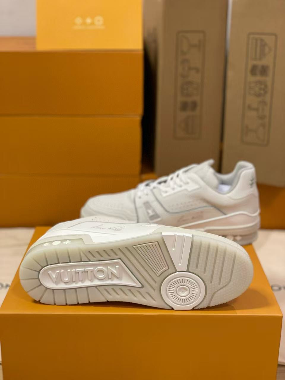 UA LV Trainer Sneaker