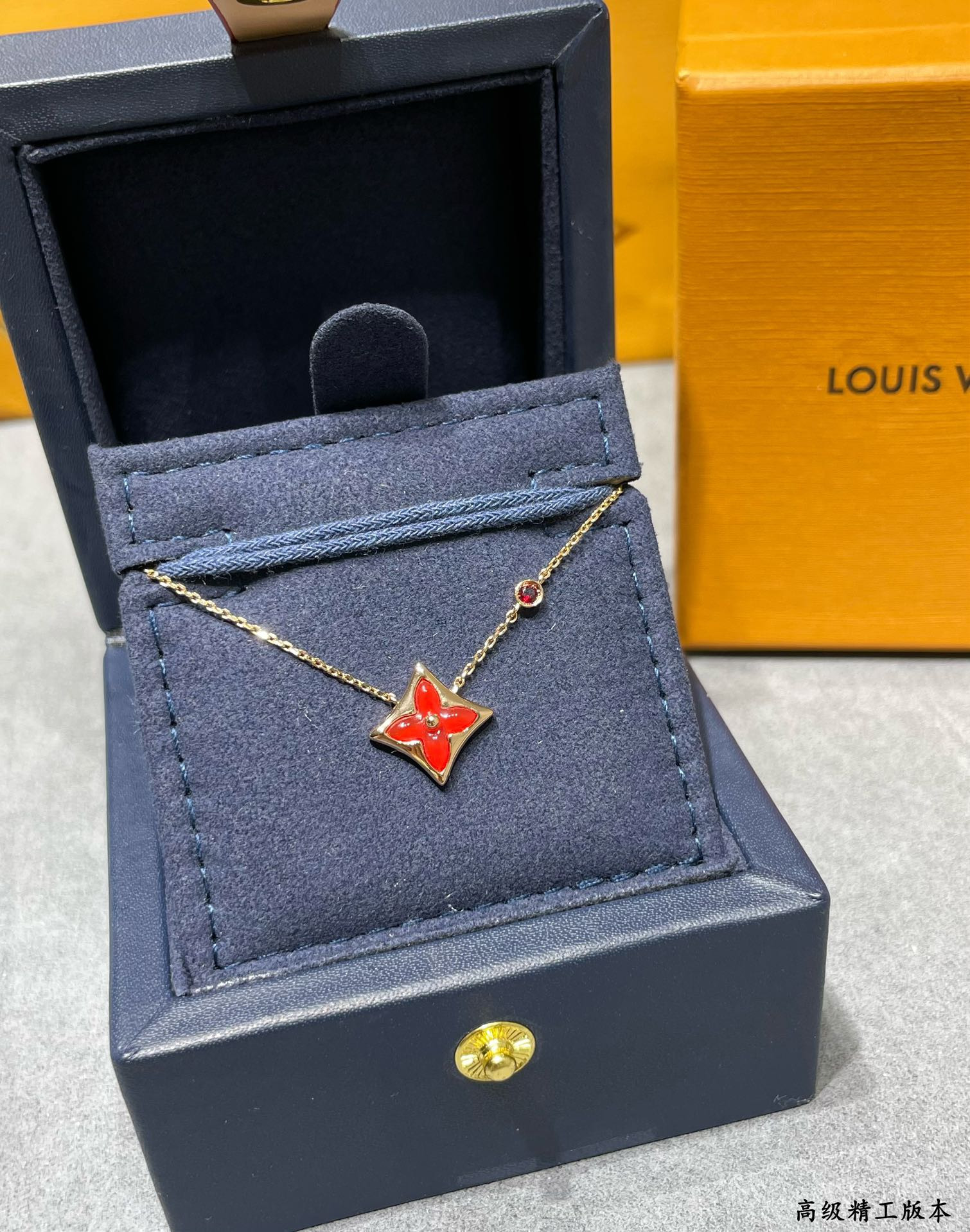 l0*is v*t0n square red Di*m*nd mother-of-pearl necklace
