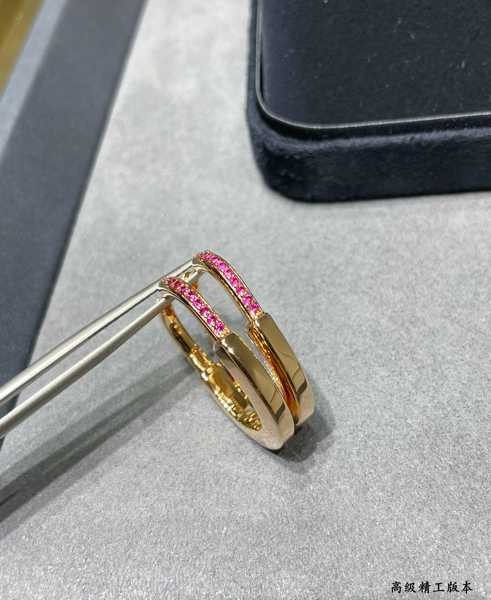 t*f*ny & co. medium pink Di*m*nd lock earrings