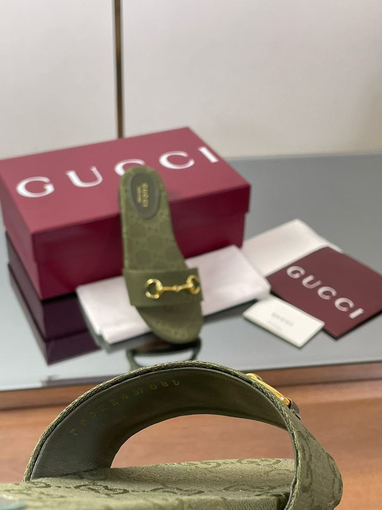 ua G*u*i slide sandal with horsebit