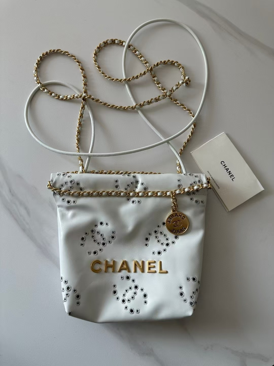 Ch*el 22 mini handbag shiny calfskin 20 × 19 × 6 cm