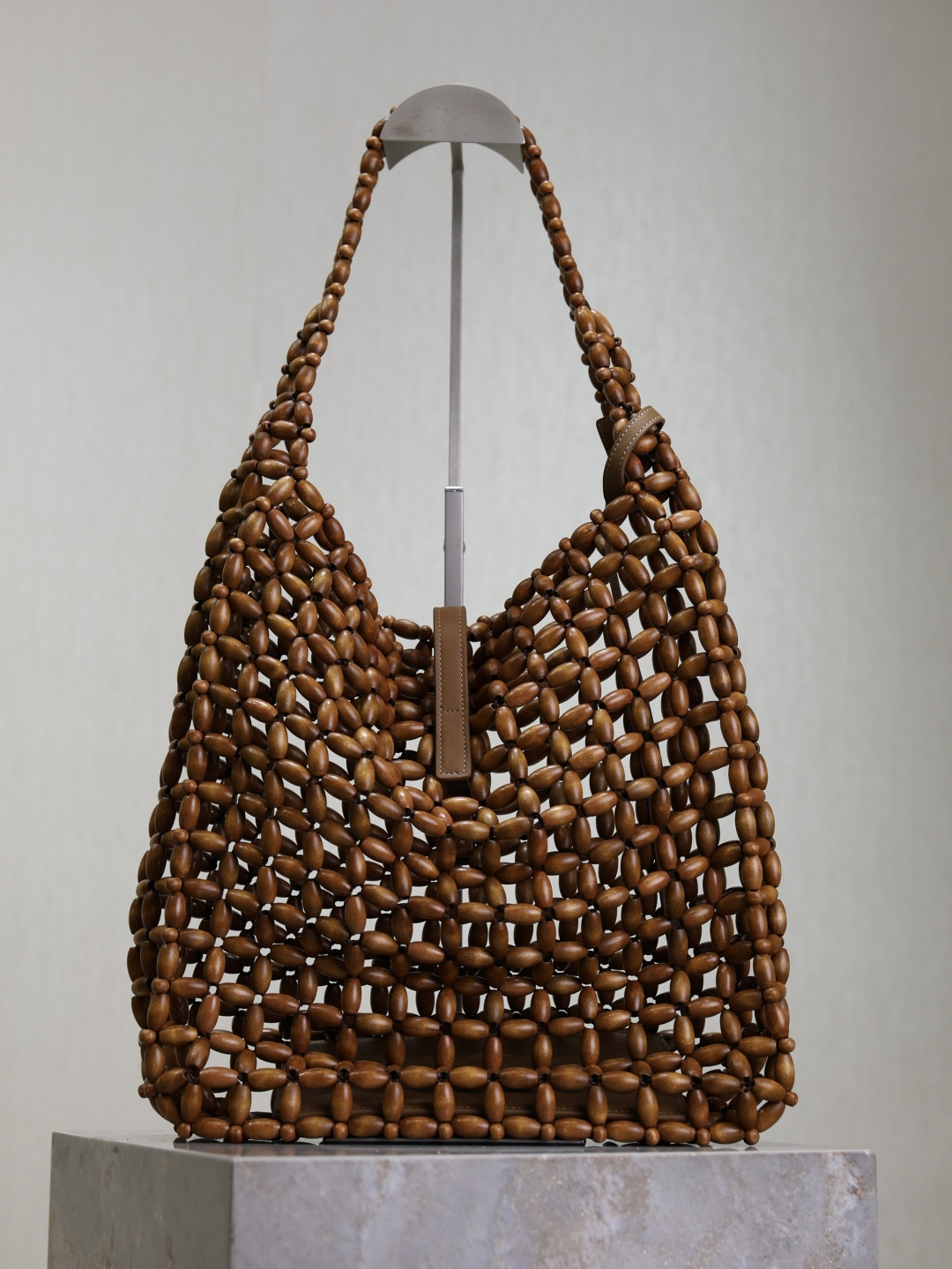 Y*L le 5 à 7 large in wood beads 30x35x10cm