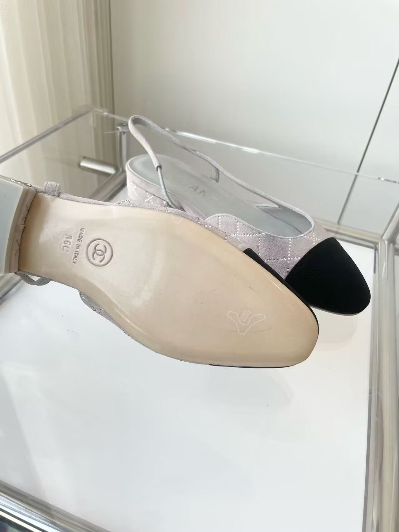 ua Ch*el slingbacks flat