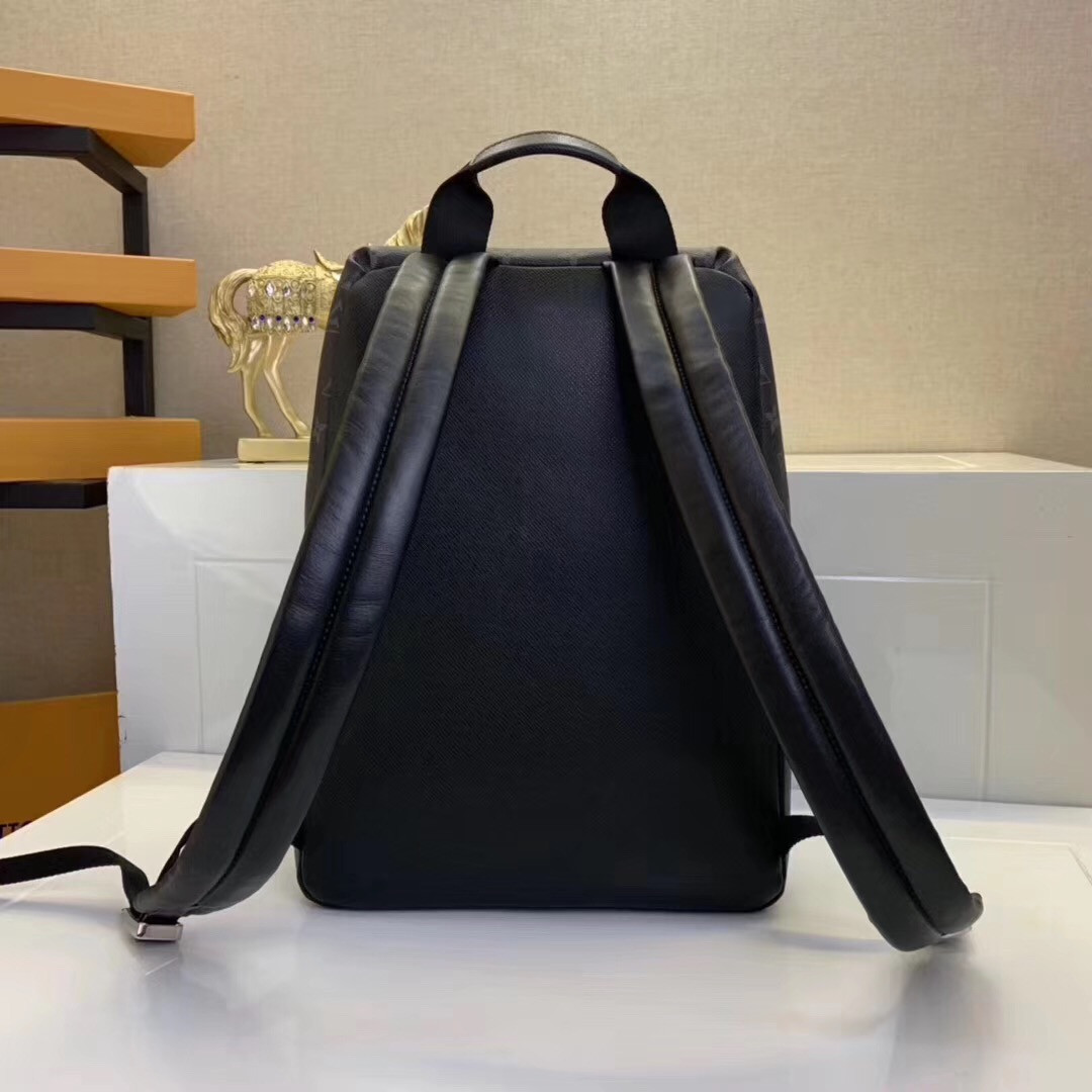 DISCOVERY Noir BACKPACK PM M30230