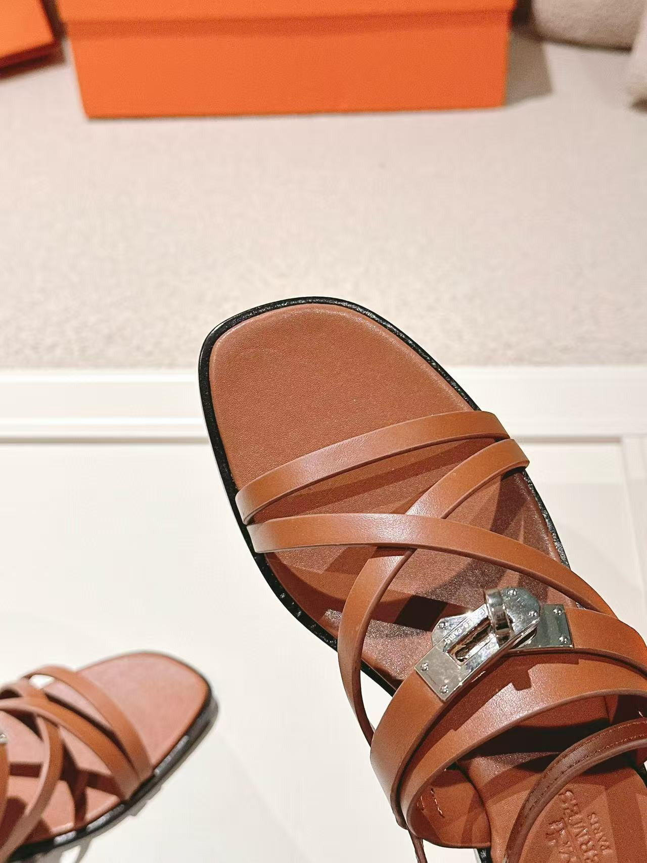ua H**me5 june sandal