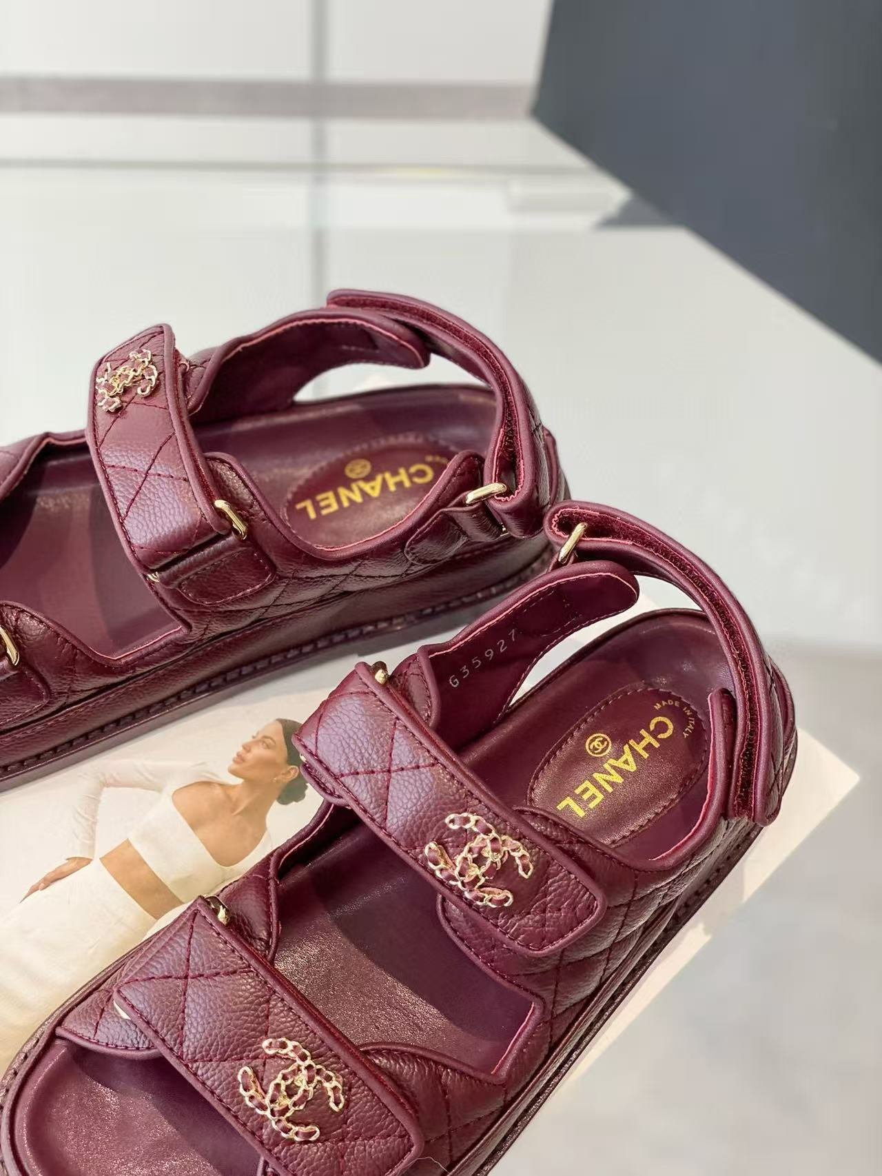ua Ch*el sandals