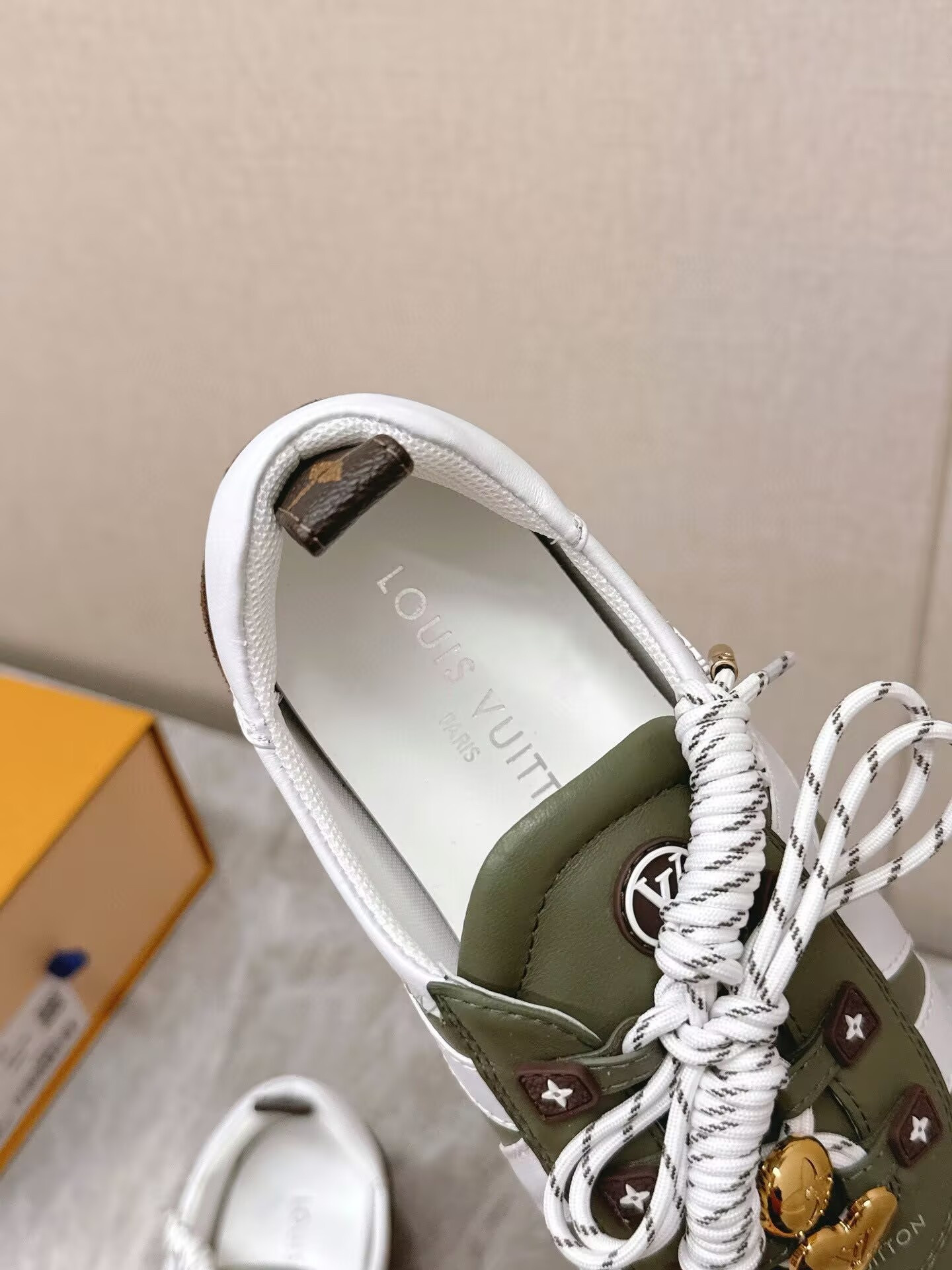 UA LV Sneaker