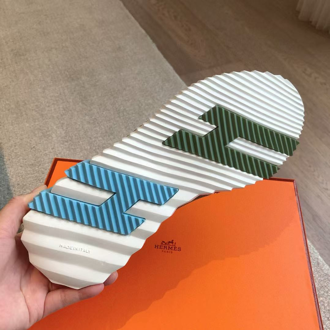 ua H**me5 bouncing sneaker