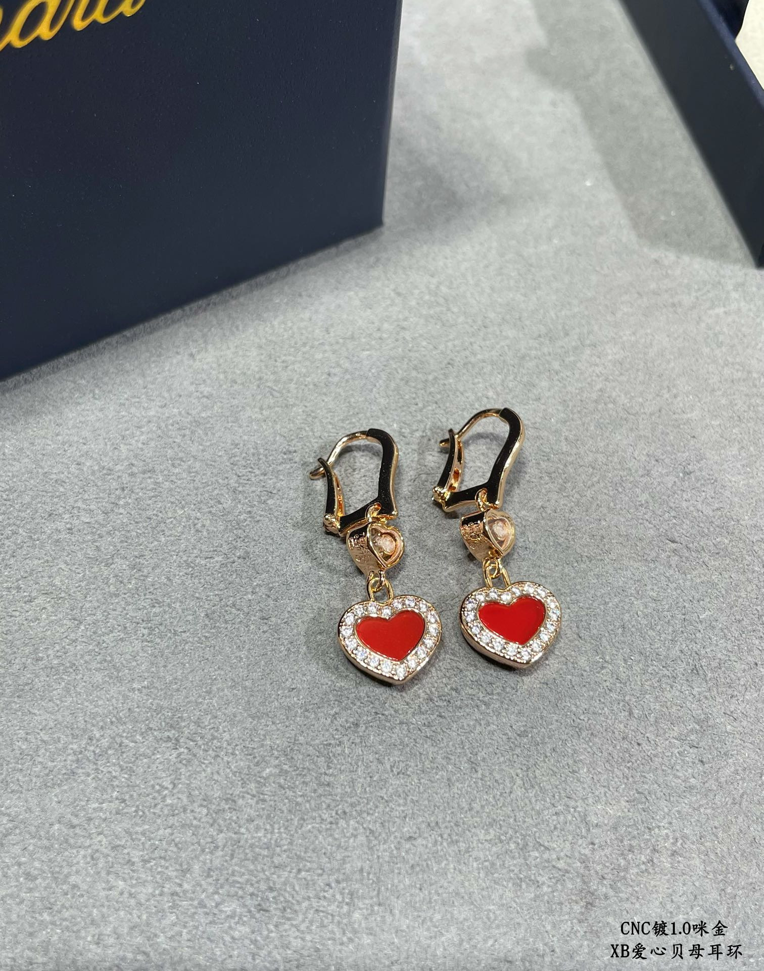 chopard heart-shaped edge Di*m*nd mother-of-pearl earrings