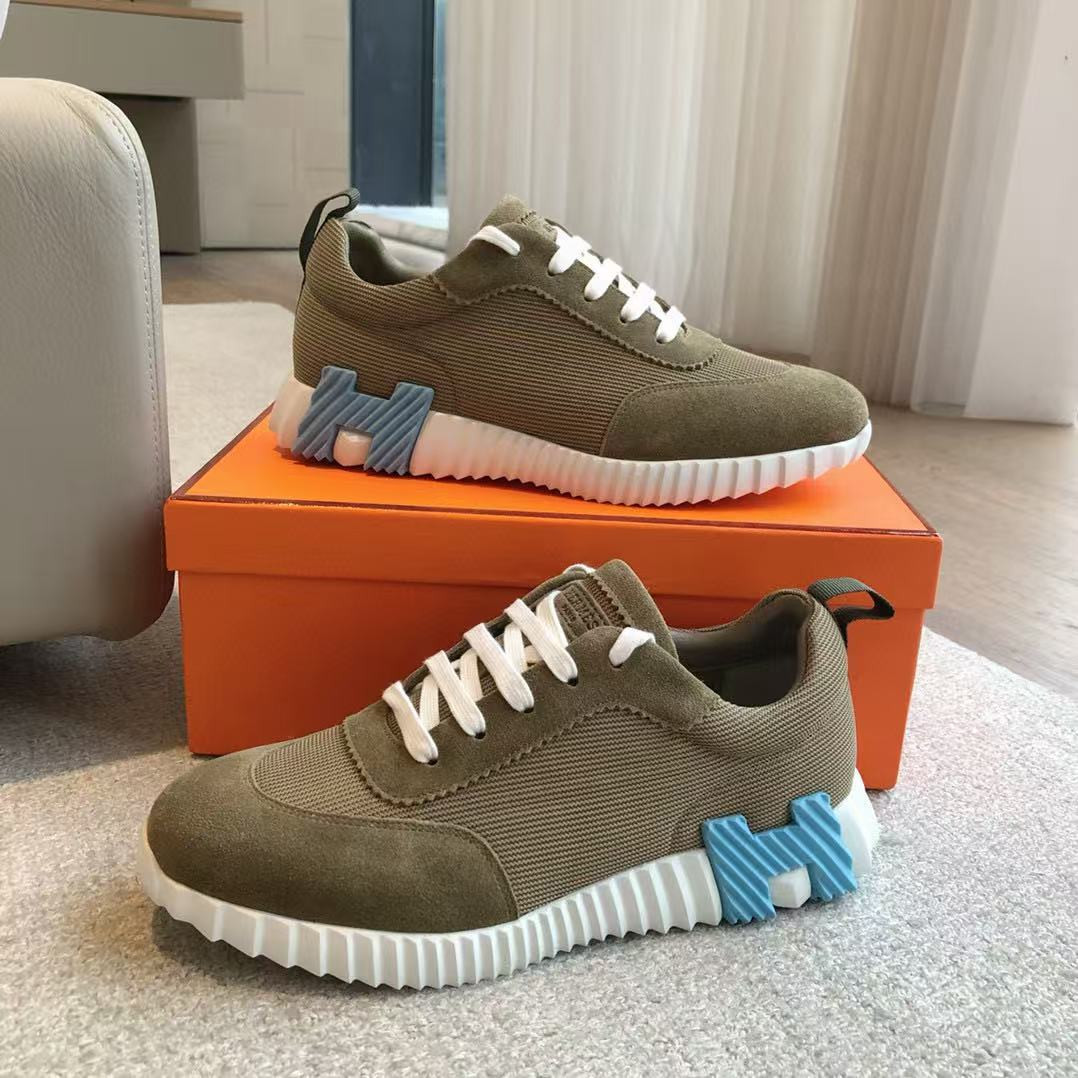 ua H**me5 bouncing sneaker