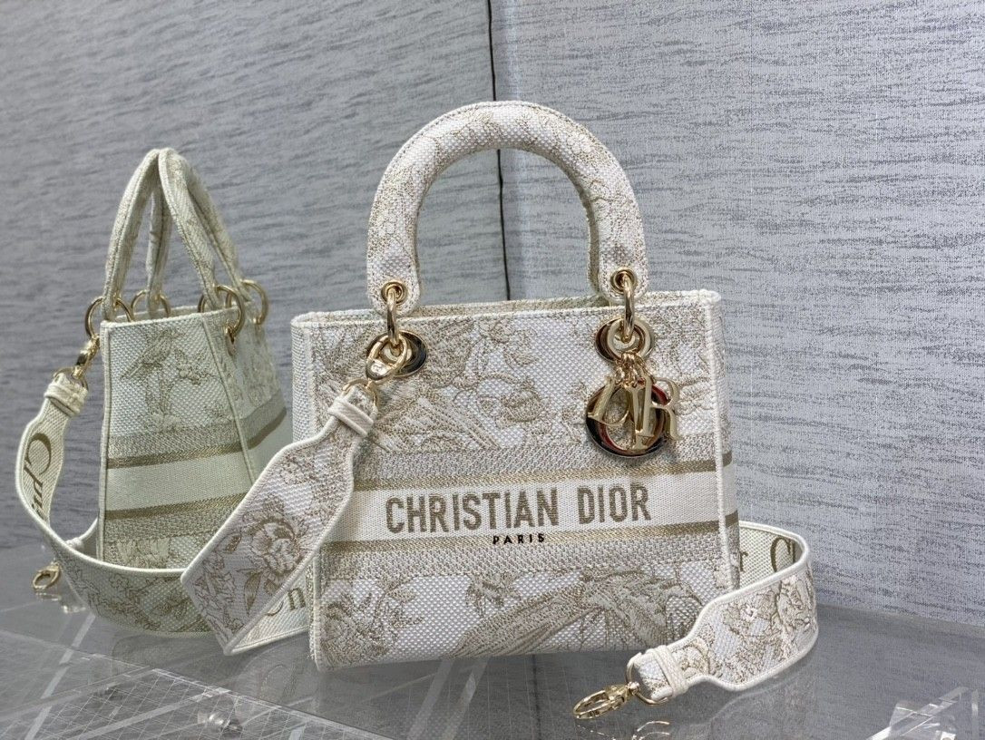 medium D*or lady d-lite bag 24 x 20 x 11 cm