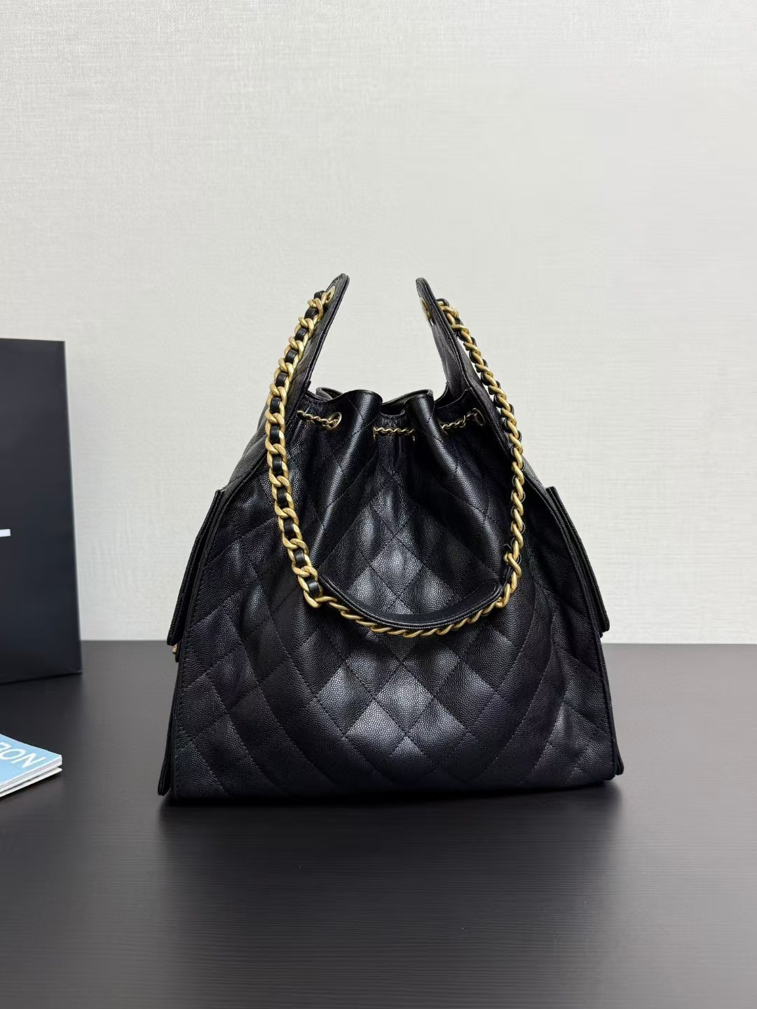 Ch*el 25c bucket bag 40x30x15cm