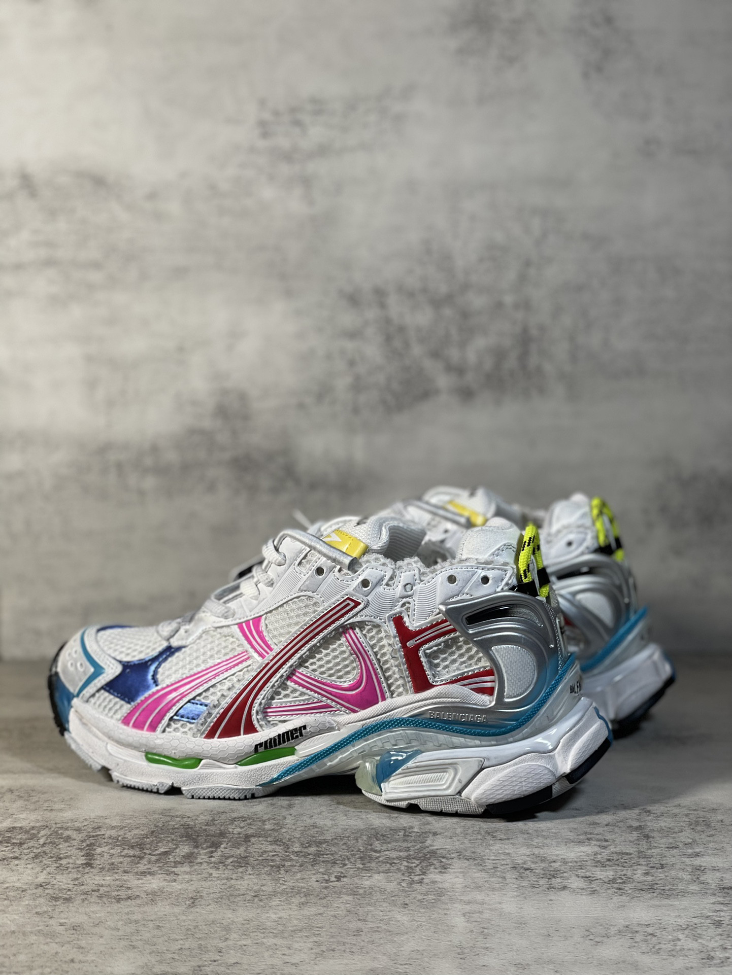 ua Ba*len*cia*ga runner sneaker white multicolor