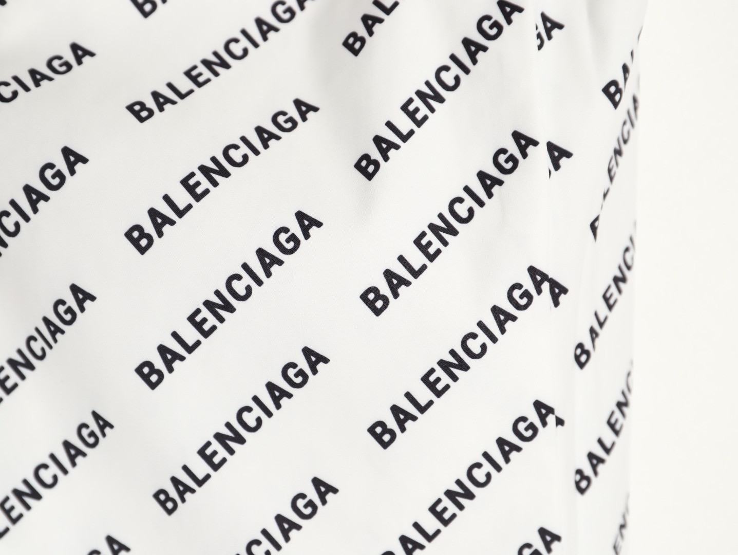 Ba*len*cia*ga 25ss shorts